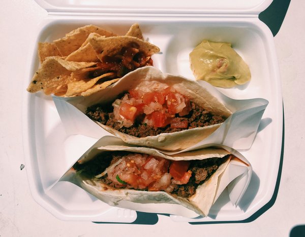 Plateaux repas entreprise : savourez la qualité au bureau